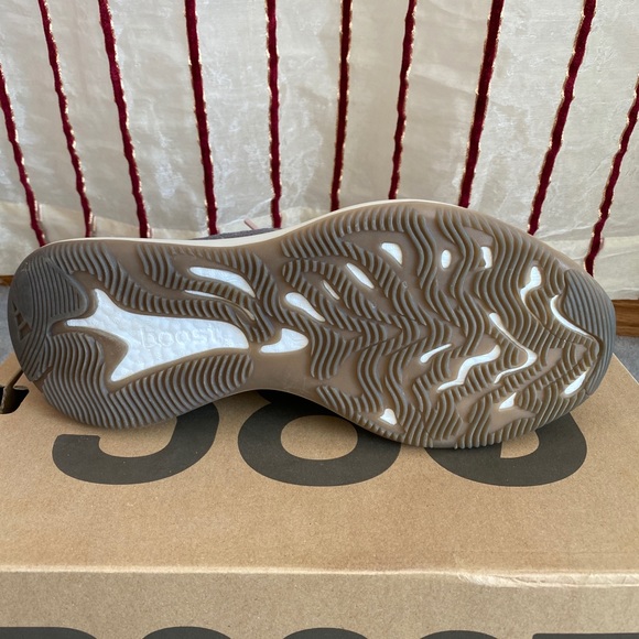 Yeezy Boost 380 Mist - Picture 6 of 12